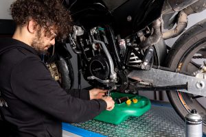Sostituzione olio moto